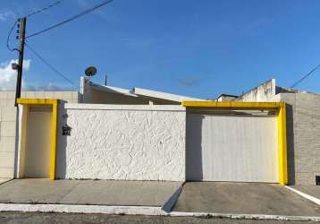 Casa com 5 quartos à venda em maceió