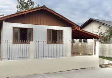 Casa á venda no monte alegre - camboriu