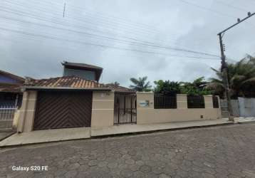 Casa com 3 quartos à venda no gravata, navegantes  por r$ 890.000