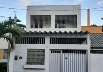 Vende-se casa duplex, bairro da torre.