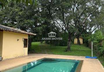 Casa 3 quartos com quintal no condomínio aldeias do lago