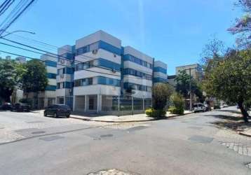 Excelente apartamento de 1dr no bairro menino deus. fica localizado no quarto andar e condomínio com o valor super acessível, com ótima localização. agende sua visita e não perca essa oportunidade!