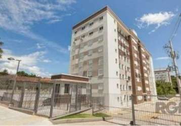 Exclusivo, maravilhoso apartamento 2 dormitórios,  com living 2 ambientes,  área de serviço, banheiro com ventilação, vaga de garagem escriturada, em ótima localização na zona sul de porto alegre.&lt;