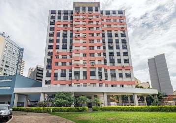 Apartamento à venda localizado na avenida loureiro da silva, no bairro centro em porto alegre. este imóvel conta com área construída de 53m², oferecendo 2 quartos, 1 banheiro e 1 vaga de garagem. apro