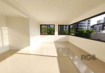 Apartamento 2d com 2 vagas novo com muito sol e linda vista!&lt;br&gt;&lt;br&gt;bairro rio branco, perto do ipa e zaffari da cabral, imóvel nunca habitado, com churrasqueira, suíte, água quente. edifí