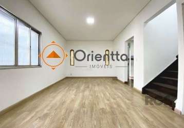 Imobiliária orientta imóveis aluga casa residencial com 160m², localizada no bairro bom fim. &lt;br&gt;imóvel possui 3 dormitórios, sendo 1 deles suíte, living 2 ambientes com piso laminado, sala de e