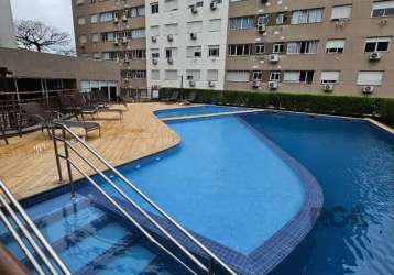 Excelente apartamento 2 dormitórios, 1 sendo uma suite, living 2 ambientes, cozinha, churrasqueira e banheiro social. vaga de garagem escriturada e vaga para visitantes. condomínio com toda a infra es