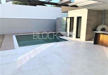 Casa em condomínio fechado com 4 quartos à venda na rua ivaldo de azambuja, --, barra da tijuca, rio de janeiro, 430 m2 por r$ 5.200.000