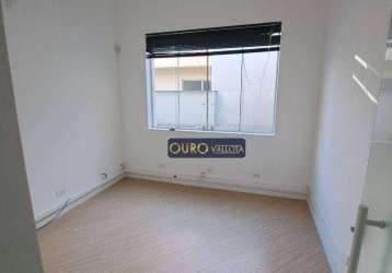 Conjunto comercial com 245m²