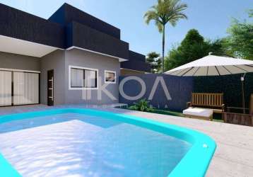 Casa com piscina em construção em itapoá sc