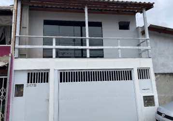 Alugo casa com 3/4 sendo uma 2 suítes bairro são joão