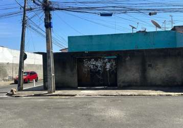 Casa de esquina no conjunto ceará na 4 etapa