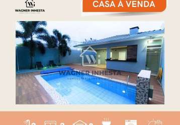 Casa com piscina aquecida à venda, com ar condicionado, cozinha planejada com eletros, área gourmet