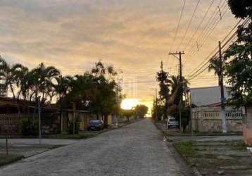 Casa espaçosa com lindo gramado - porto novo - caraguatatuba/sp