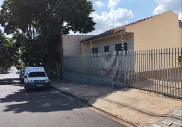 Terreno residencial/comercial com duas casas em alvenaria