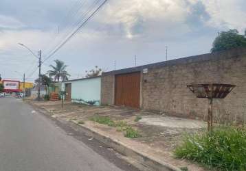 Casa 2 quartos, lote 360m² , condomínio das esmeraldas