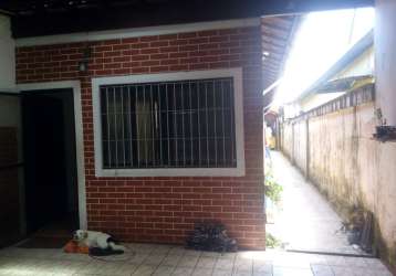 Casa no bairro nossa senhora do sion em itanhaém, possui 03 domritórios e 01 wc!
