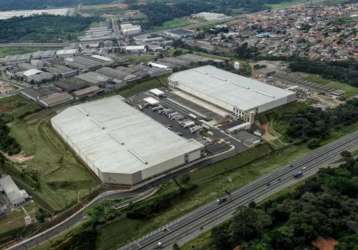 Galpão para aluguel com 8234 metros quadrados em centro industrial de arujá - arujá - sp