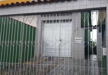 Salão - armazém ou depósito - : 80 m²