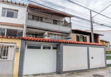 Casa para venda em portuguesa de 258.00m² com 6 quartos, 4 suites e 3 garagens