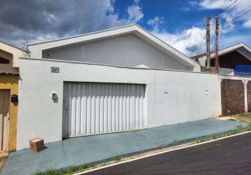 Casa para venda em prolongamento jardim lima de 250.00m² com 3 quartos, 1 suite e 2 garagens