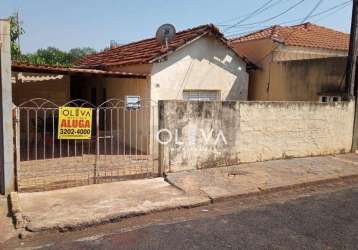 Casa para alugar em vila sinibaldi de 52.00m² com 2 quartos e 1 garagem