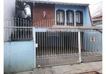 Sobrado para venda em centro de 160.00m² com 3 quartos, 2 suites e 4 garagens