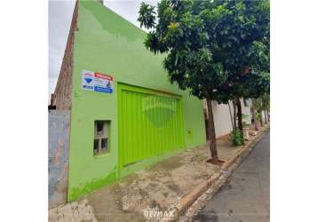 Casa para venda em centro de 248.70m² com 3 quartos