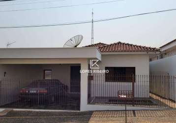 Casa para venda em centro de 177.00m² com 4 quartos e 2 garagens