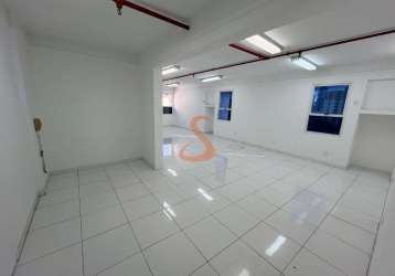 Sala comercial para venda em centro de 180.00m² com 4 garagens