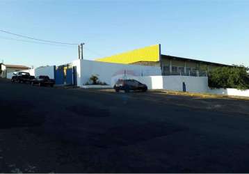 Galpão / depósito / armazém para alugar em centro de 2260.00m² com 20 garagens