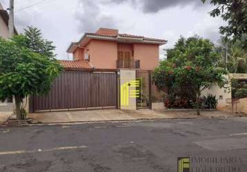 Casa para venda em jardim morumbi de 230.00m² com 3 quartos, 1 suite e 4 garagens