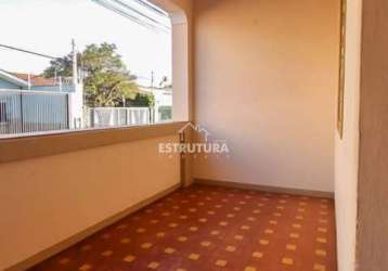 Casa para alugar em centro de 260.00m² com 4 quartos e 3 garagens