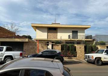 Casa para alugar em centro de 696.00m² com 4 quartos, 2 suites e 3 garagens