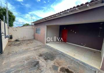 Casa para alugar em jardim caparroz de 200.00m² com 3 quartos, 1 suite e 4 garagens