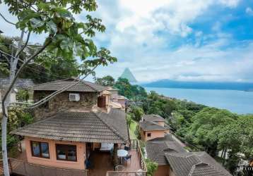 Casa para venda em ilhabela de 185.00m² com 3 quartos, 3 suites e 2 garagens