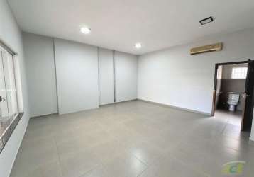 Sala comercial para alugar em centro de 36.00m²