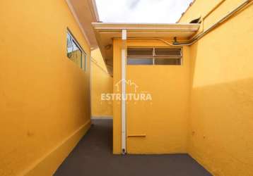 Casa para alugar em centro de 102.00m² com 2 quartos e 3 garagens