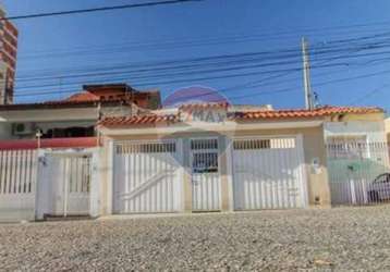 Casa para venda em centro de 320.00m² com 3 quartos, 3 suites e 4 garagens