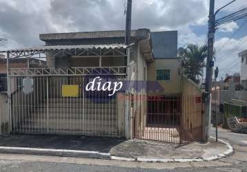 Excelente casa comercial na vila rica com edícula e um salão comercial. na casa principal temos 2 dormitórios, sala de jantar e sala de estar, cozinha