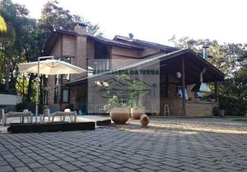 Casa à venda na serra da cantareira , parque petrópolis paulista, com 3 quartos, 2 suítes, 2 salas, 4 vagas de garagem e 300m² de área.