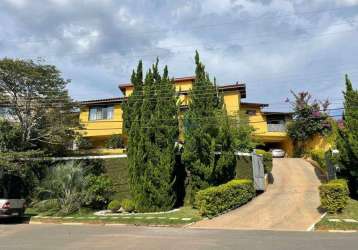 Casa alto padrão em condominio.