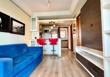 Lindo apartamento com 1 quarto, sacada e vaga na cidade baixa