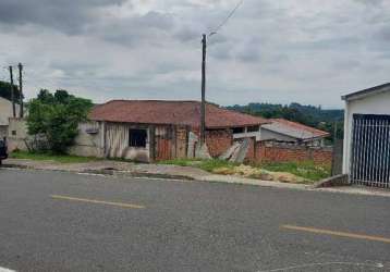 Terreno com duas casas de alvenaria e completa infraestrutura no costeira - oportunidade única