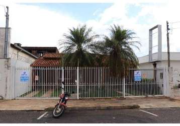 Casa comercial com 1 sala para alugar no brasil, uberlândia  por r$ 5.000