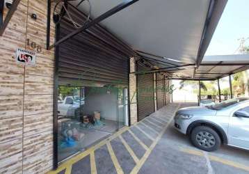 Sala térrea com vitrine para locação, esquina com r. jaguaré