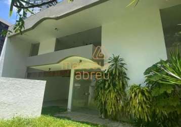 Vendo casa ampla, 462 mts, 04 vagas em casa forte