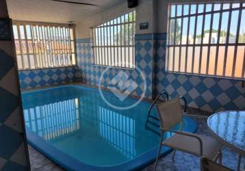 Casa de esquina com piscina - 3 suítes - r$800.000,00 codigo: 61893