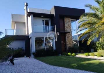 Casa à venda em xangri-lá, centro, com 5 quartos, com 240 m²