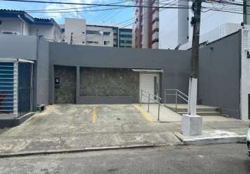 Casa comercial no bairro da ponta verde - 200m²